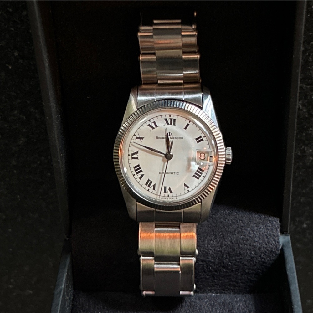Baume & Mercier ladies watch 1187 stainless steel. Pre owned. Great condition